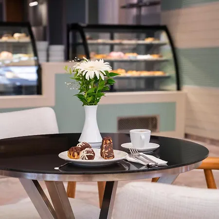Aqua Hotell 5*