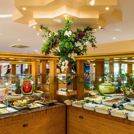 水上酒店 5* 马尔马里斯