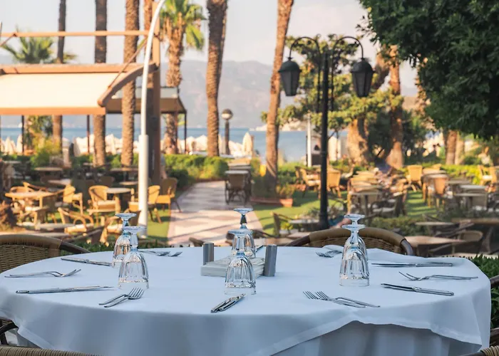 Aqua ホテル マルマリス