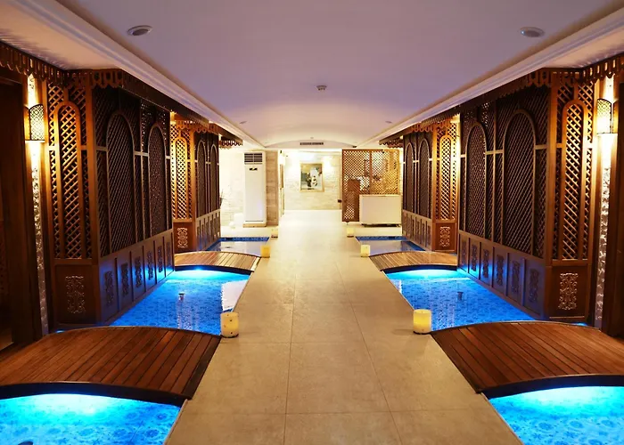 Aqua ホテル 5*
